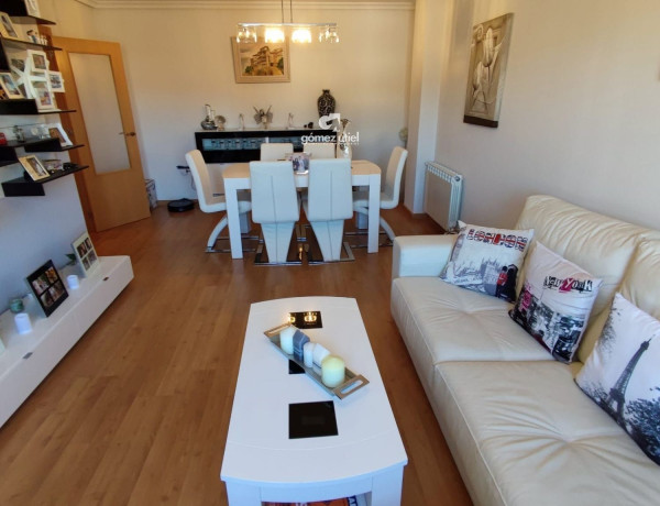 Продажа квартиры в Calle Elvira Daudet, Cuenca thumbnail 1