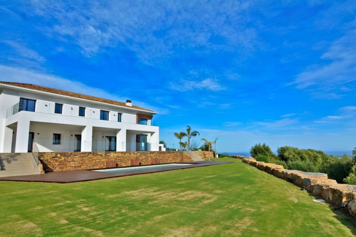 Продажа отдельного шале в Av. de la Reserva Sotogrande, Сотогранде photo 2
