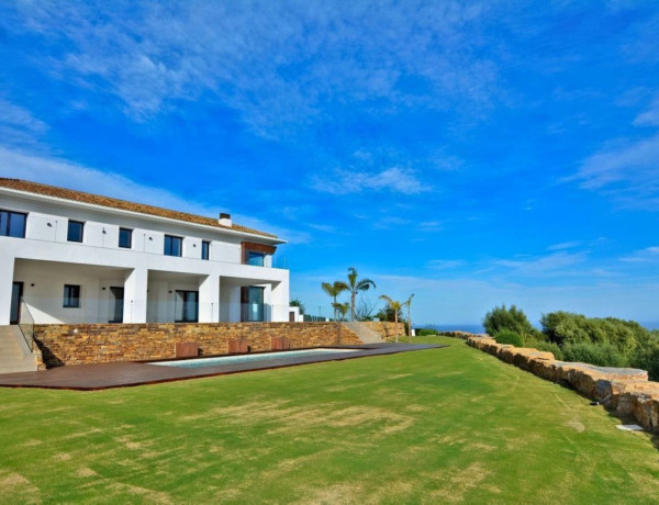 Chalet independiente en venta en Av. de la Reserva Sotogrande, Sotogrande thumbnail 1