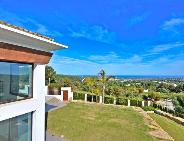 Chalet independiente en venta en Av. de la Reserva Sotogrande, Sotogrande thumbnail 2