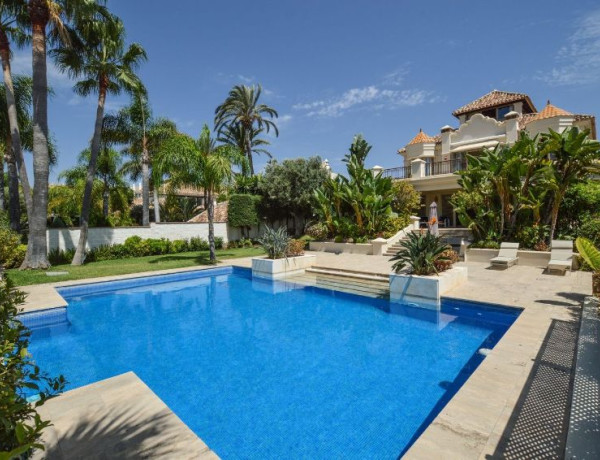 Detached villa for sale in  Calle Nardo, Marbella photo 1