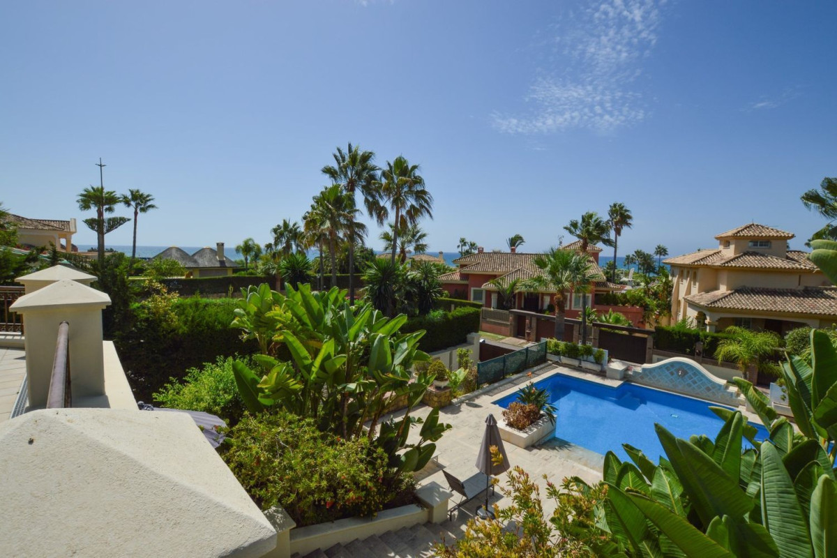 Sale of independent chalet in Calle Nardo, Marbella
 photo 4