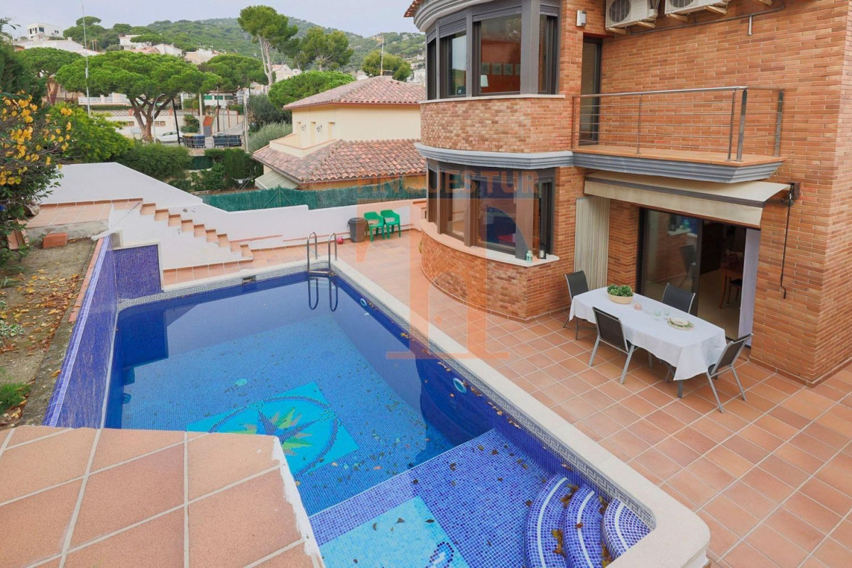 Casa o chalet independiente en venta en Premià de Dalt, Premià de Dalt
 photo 2