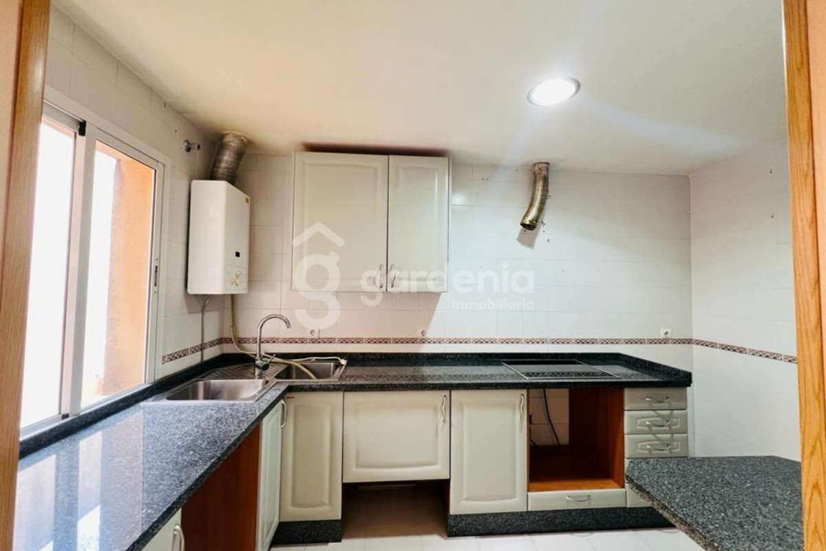 Piso en venta en avenida Palomares, Coria del Río
photo 2