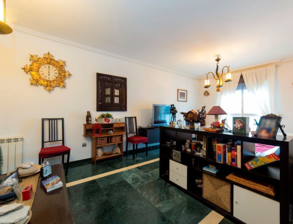 Piso en venta en  Calle Pintora María Blanchard, Distrito Noreña - Figueroa photo 3