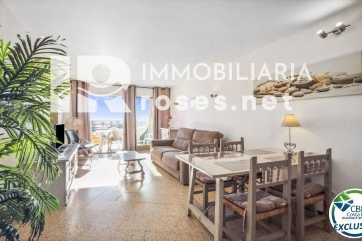 Sale of apartment in Calle Salins 4ª Línea, Empuriabrava
photo 5