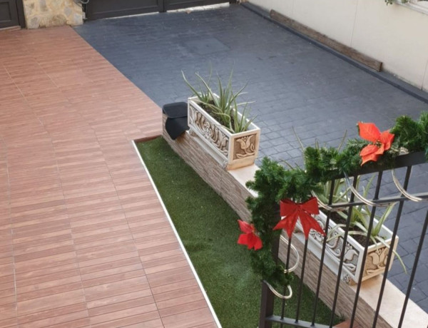 Chalet adosado en venta en  Xxxxx s/n , Torrejón de Ardoz photo 2