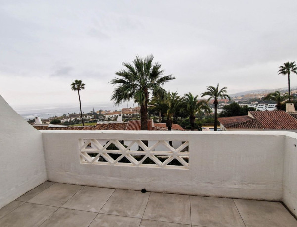 Chalet adosado en venta en Urbanización Cármenes los el Hacho, 35 , Manilva photo 1