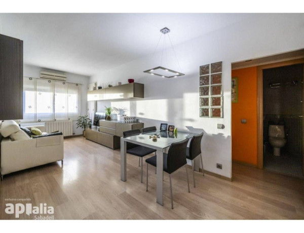 First floor for sale in Calle de les Valls, Sabadell photo 1