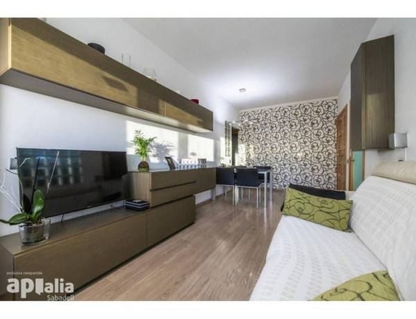 First floor for sale in Calle de les Valls, Sabadell thumbnail 1