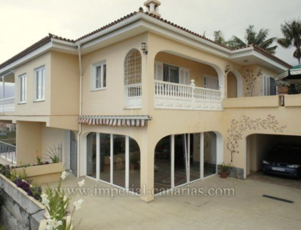Chalet independiente en venta en Urb. La Luz, La Orotava thumbnail 1