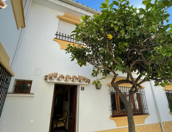 Chalet adosado en venta en  Calle Capitan , Fuengirola photo 1