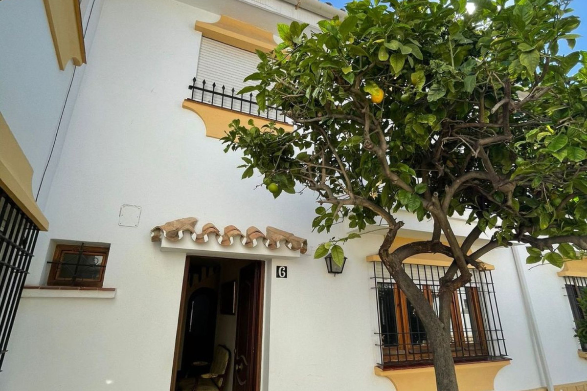 Sprzedaż szeregowego domku w Calle Capitan , Fuengirola photo 3