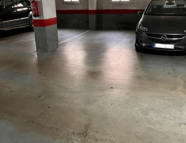 Garaje en venta en Travesía de Santa Eugènia, 54 , Salt photo 1