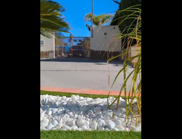 Chalet adosado en venta en Vistahermosa - Fuentebravía , El Puerto de Santa María thumbnail 1