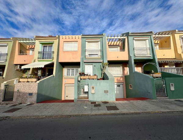 Semi-detached house for sale in Calle Doctor Cristóbal Urrea Acosta , Almería photo 1