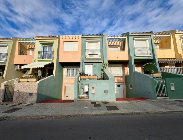 Semi-detached house for sale in Calle Doctor Cristóbal Urrea Acosta , Almería thumbnail 2