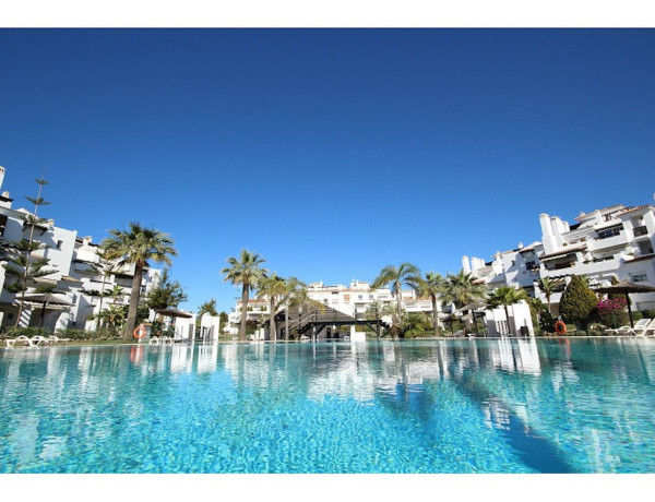 Продажа первого этажа в  Avenida Carlos Cano, Marbella photo 1
