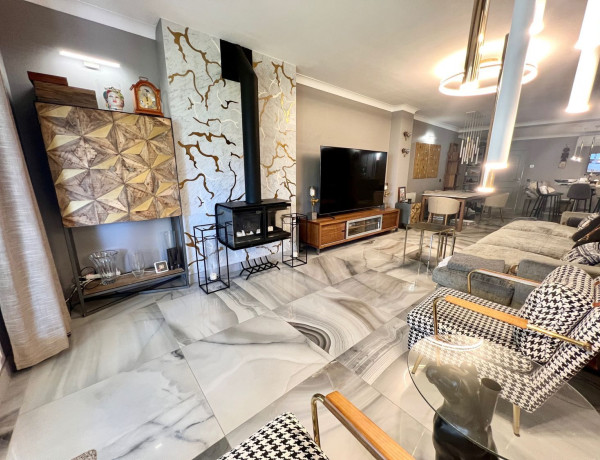 Продажа первого этажа в  Avenida Carlos Cano, Marbella photo 3