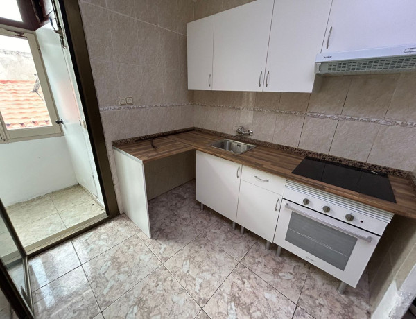 Piso en venta en Calle Santa Eulàlia, Hospitalet de Llobregat thumbnail 1