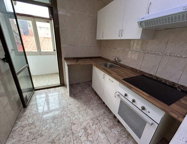 Piso en venta en Calle Santa Eulàlia, Hospitalet de Llobregat thumbnail 2