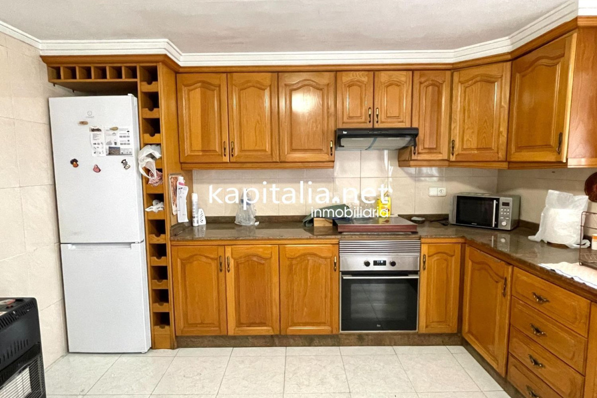 Properties for sale and rent in Spain photo 3