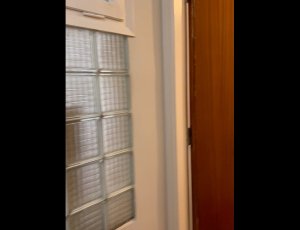 Piso en venta en Calle de la Miranda, 15, Cornellà de Llobregat thumbnail 1
