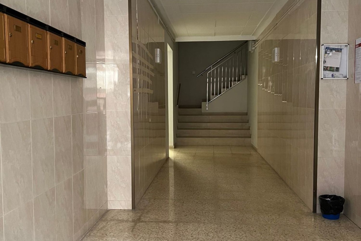 Sprzedaż mieszkania w Calle de la Miranda, 15, Cornellà de Llobregat
 photo 3