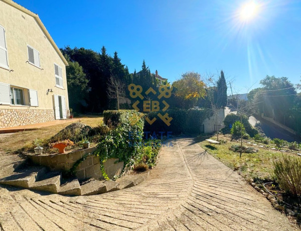 Chalet independiente en venta en Calle Roura, 37, Vidreres thumbnail 1