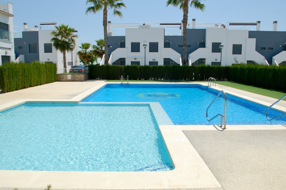 Sale of ground in Calle Comunidad Catalana, Pilar de la Horadada
photo 1