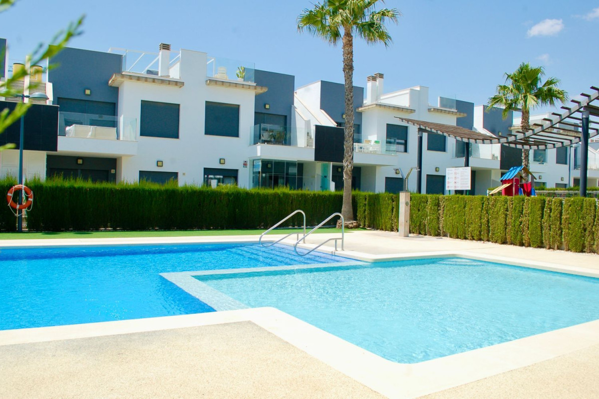 Sale of ground in Calle Comunidad Catalana, Pilar de la Horadada
photo 2