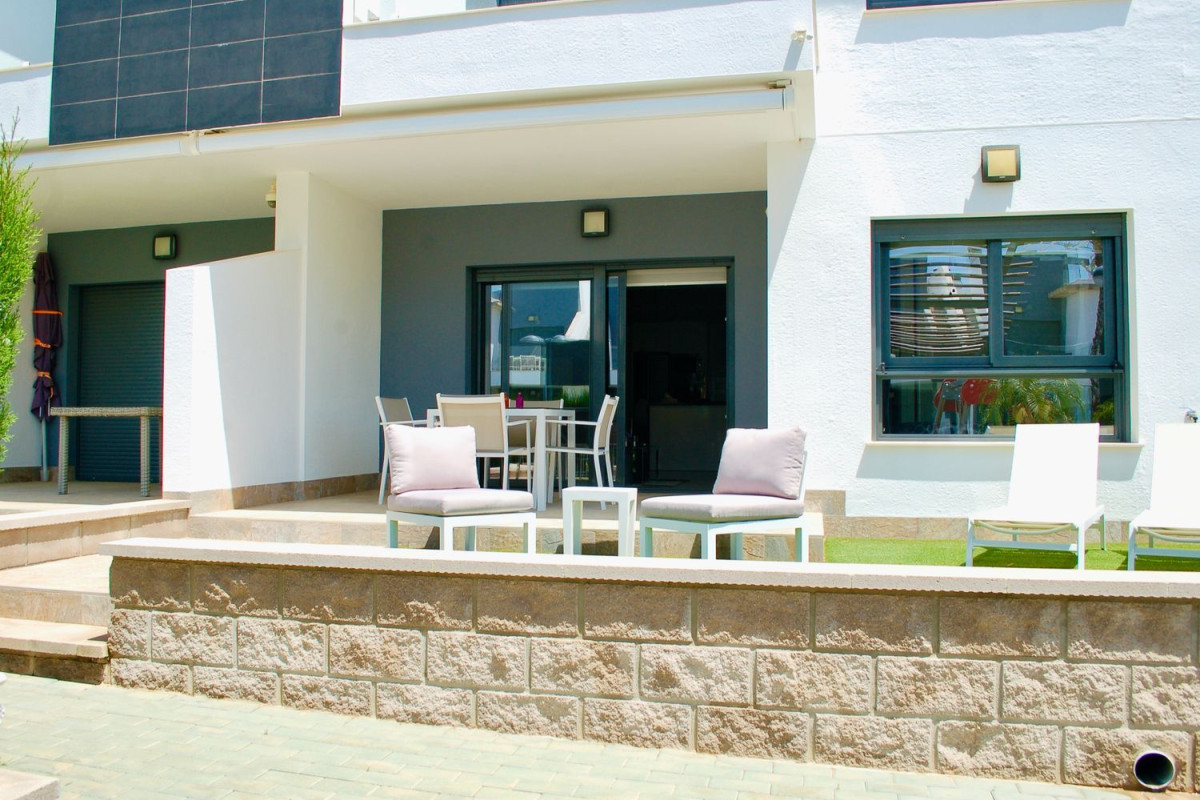 Sale of ground in Calle Comunidad Catalana, Pilar de la Horadada
photo 4