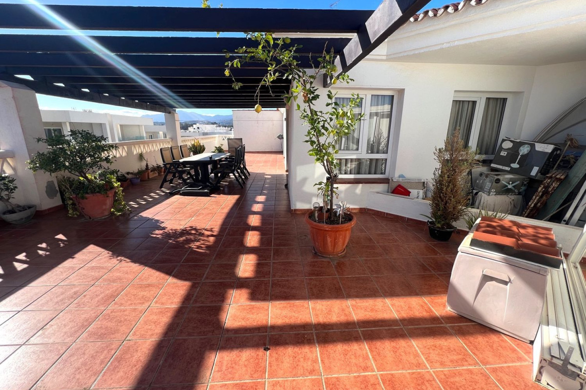 Penthouse sale in  Calle Quevedo, Marbella photo 3