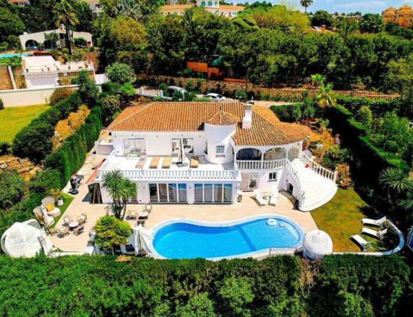 Chalet independiente en venta en Elviria-Cabopino , Marbella photo 1