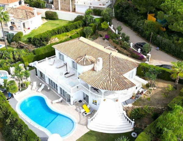Chalet independiente en venta en  Elviria-Cabopino , Marbella photo 4