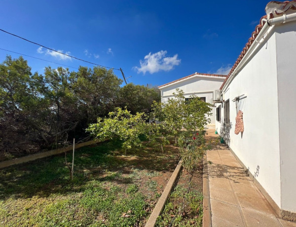 Chalet independiente en venta en Calle Toledo, Santa Cruz de Tenerife thumbnail 2