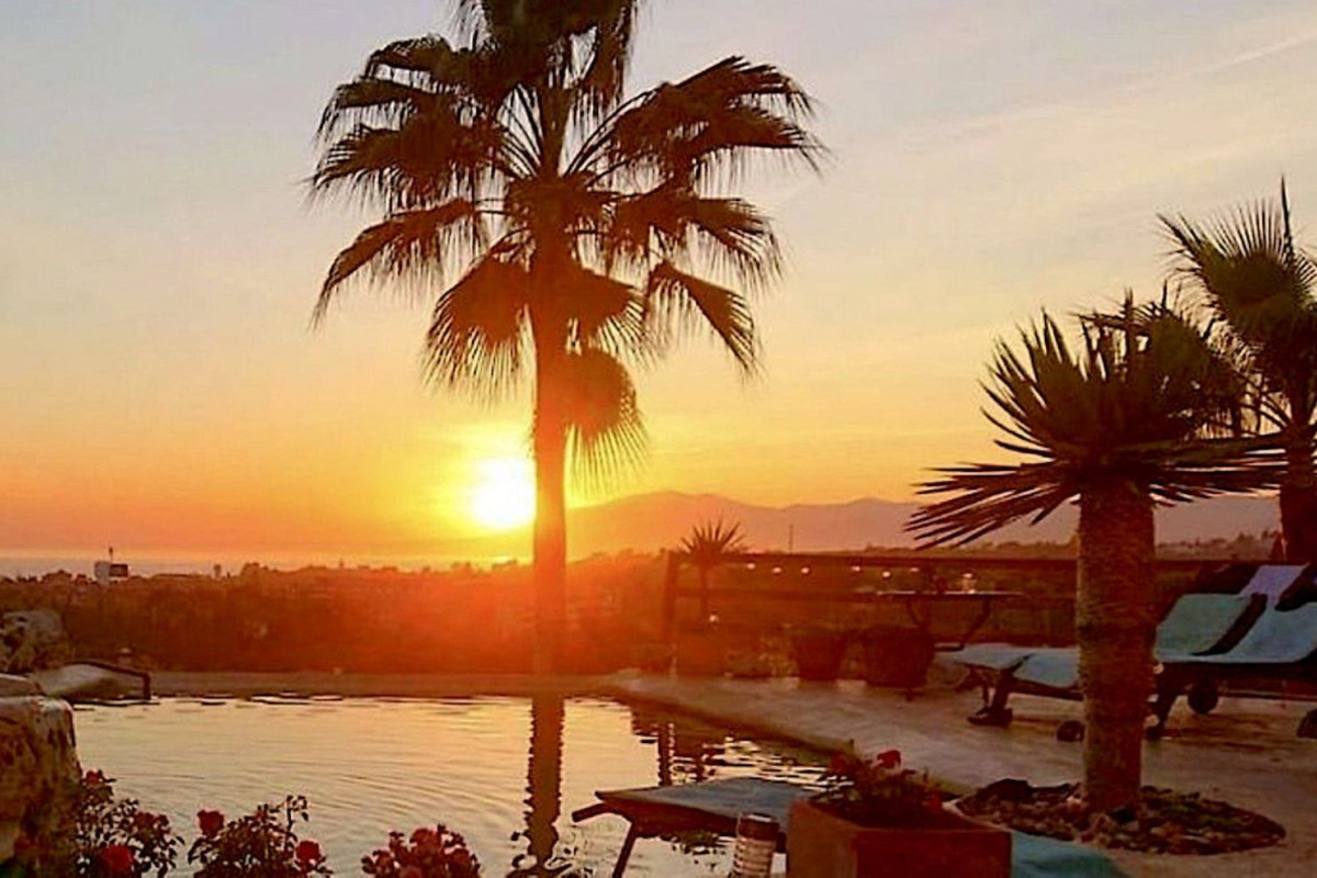 Sprzedaż niezależnego domku jednorodzinnego w Las Chapas-El Rosario , Marbella photo 3