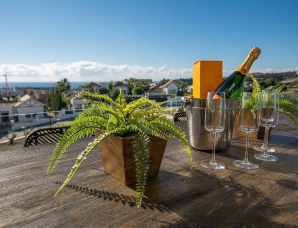 Apartment for sale in Selwo , Estepona thumbnail 1