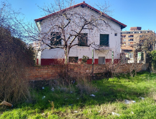 Detached villa for sale in  Calle Toloño, 14, Miranda de Ebro photo 3