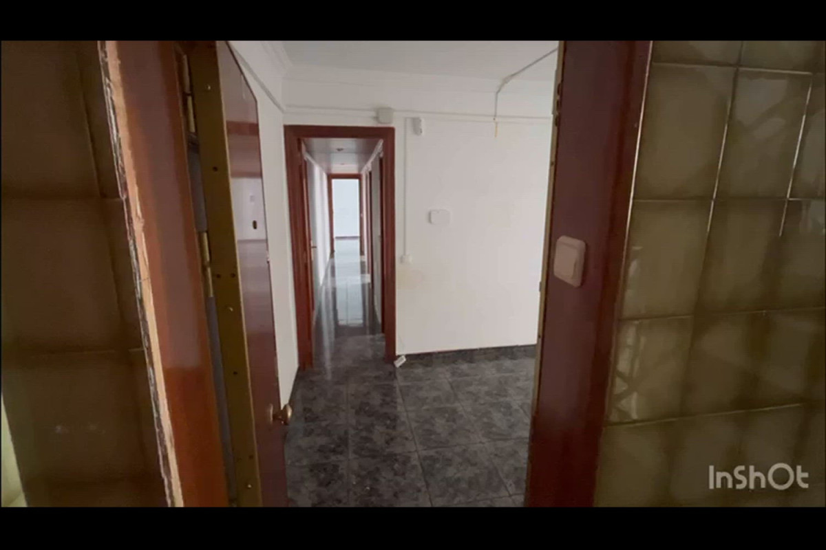 Sale of apartment in Calle Arce, Cornellà de Llobregat
photo 1