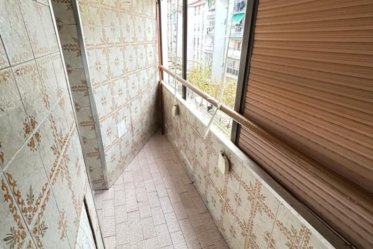 Sale of apartment in Calle Arce, Cornellà de Llobregat
photo 4