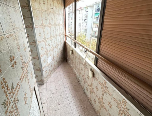 Piso en venta en  Calle Arce, Cornellà de Llobregat photo 4