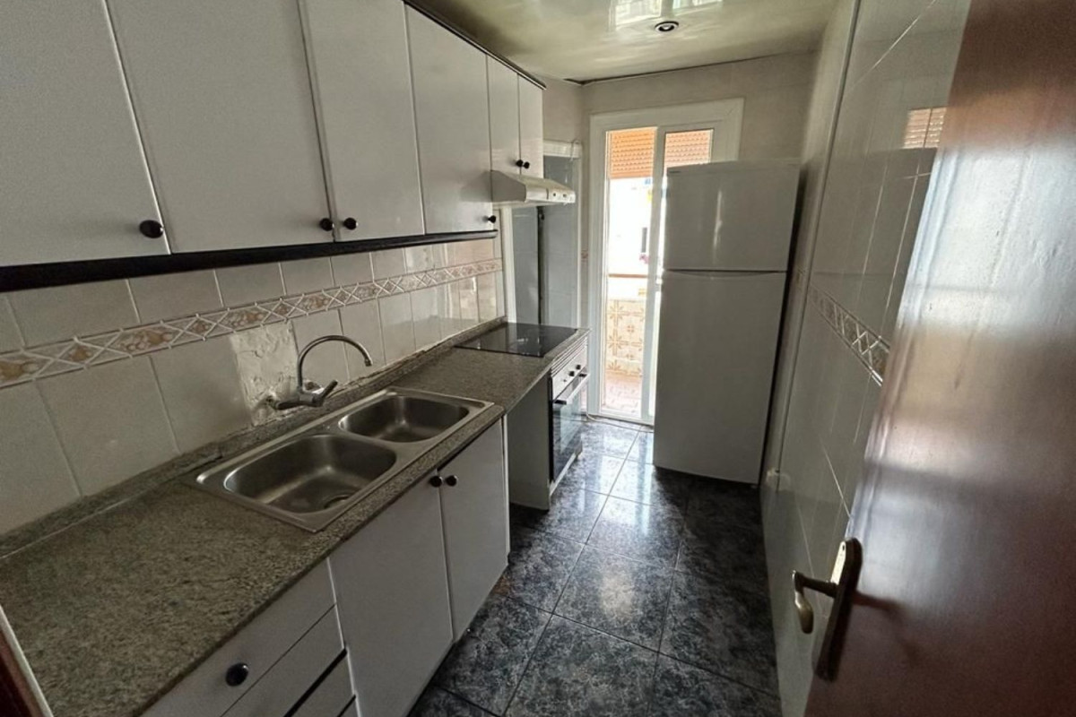 Sale of apartment in Calle Arce, Cornellà de Llobregat
photo 5