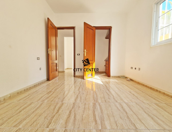 Bajo en venta en  Quezal s/n, Arona photo 4