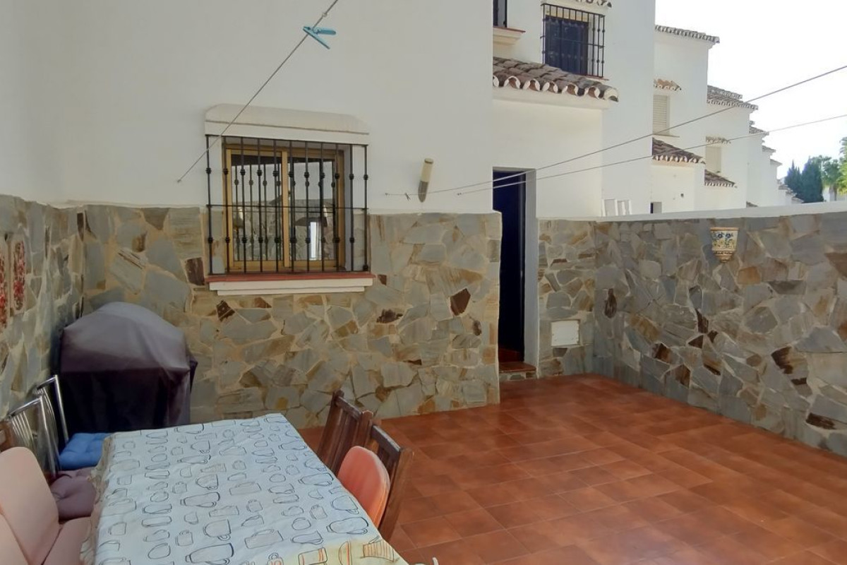 Sprzedaż szeregowego domku w Calle Acuario s/n , Mijas photo 5