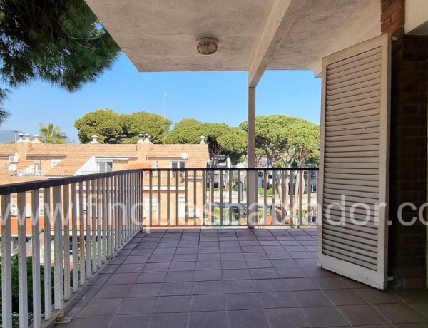 Piso en venta en  Paseo de la Tramuntana, Castelldefels photo 1
