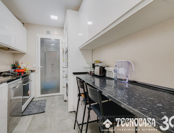 Apartment for sale in  Mercat , Rubí photo 1