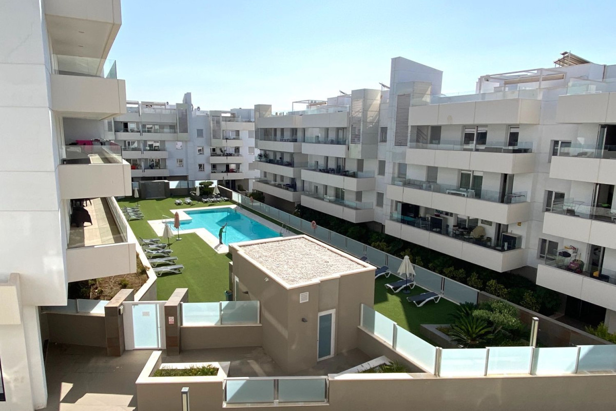 Продажа квартиры на Avenida Mar Mediterráneo, Марбелла
 photo 4