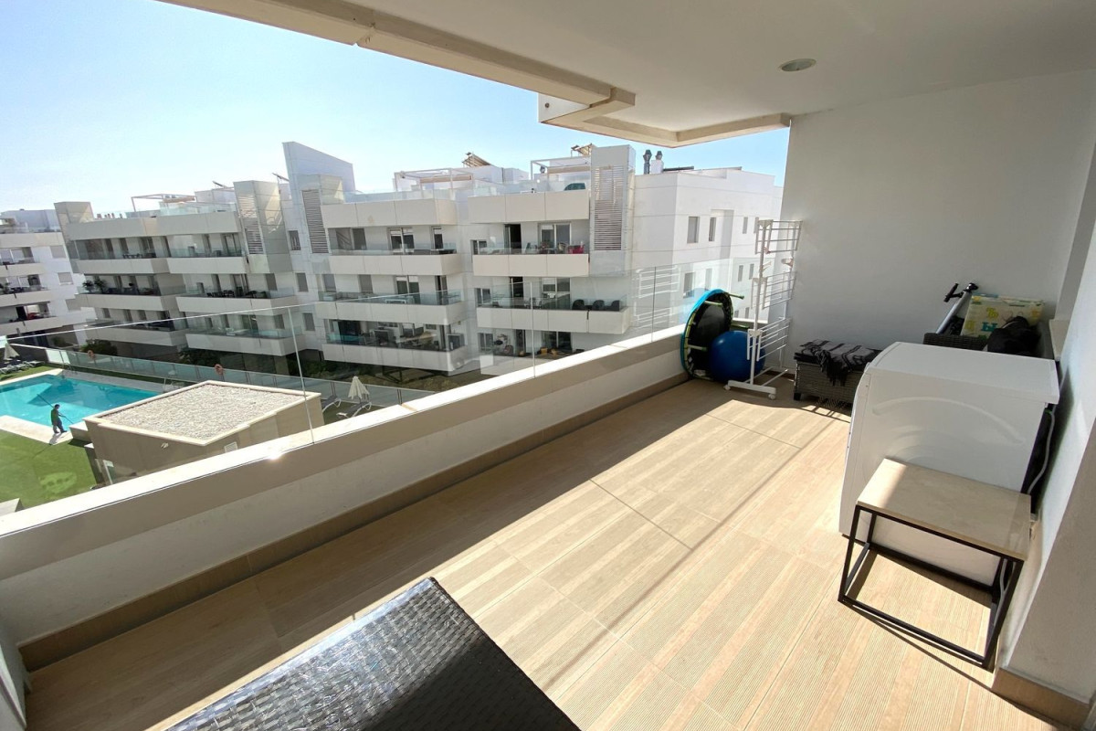 Продажа квартиры на Avenida Mar Mediterráneo, Марбелла
 photo 5