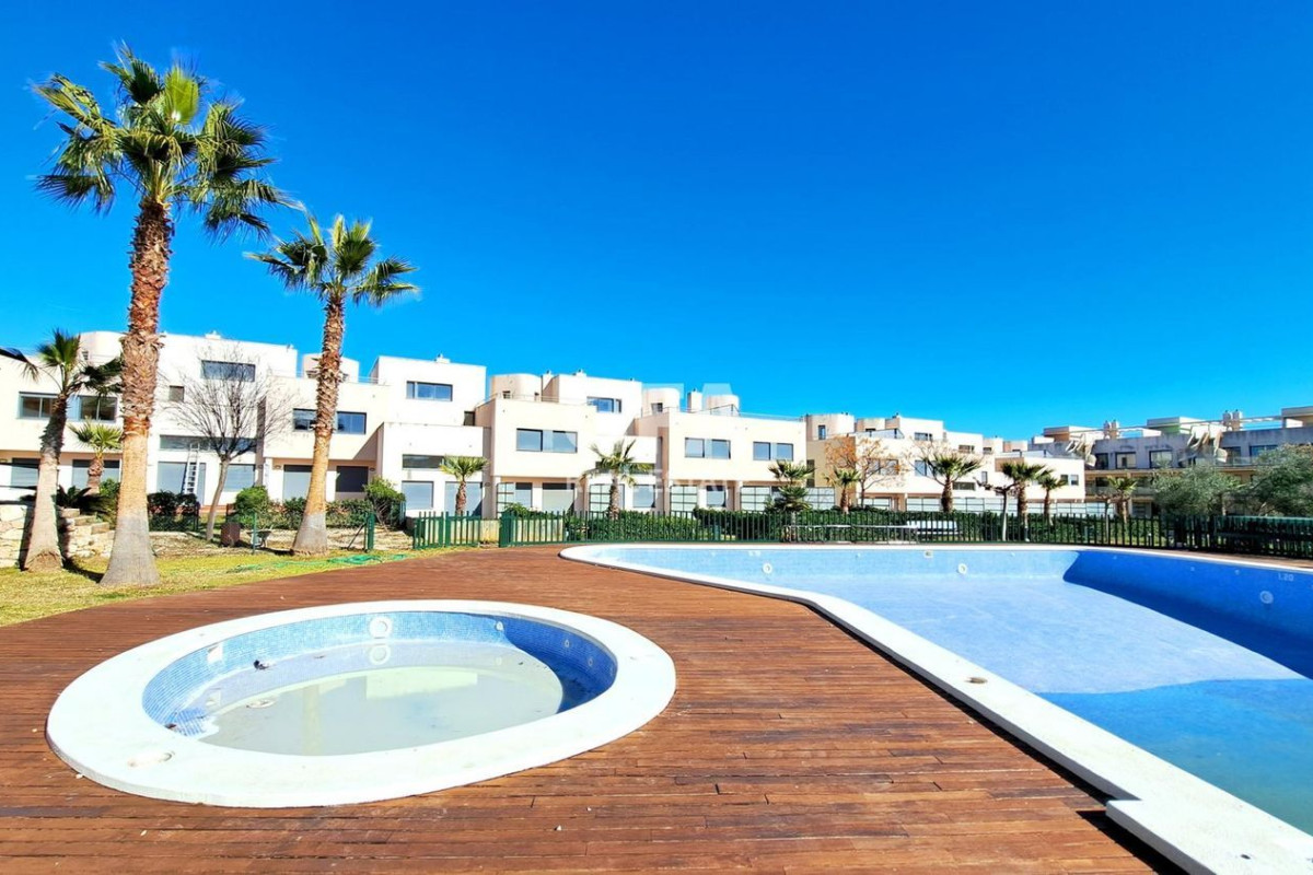 Penthouse sale in , Saint George photo 2